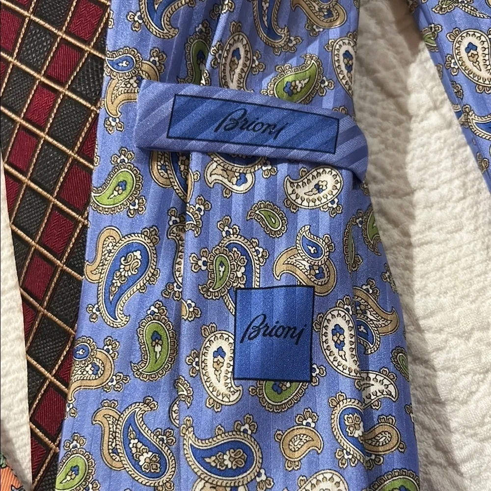 Assorted Men's Silk Ties Collection. 5 ties.